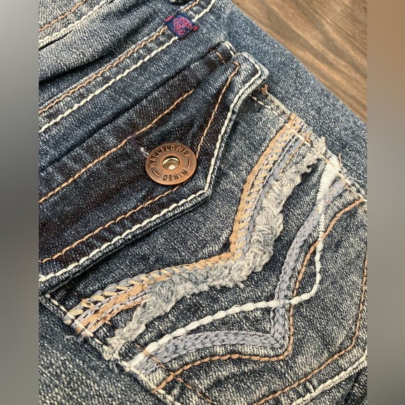 WallFlower Cut-Off Style Mid Rise Denim Flap Pocket Short Shorts Junior’s Size 7 - Picture 4 of 7